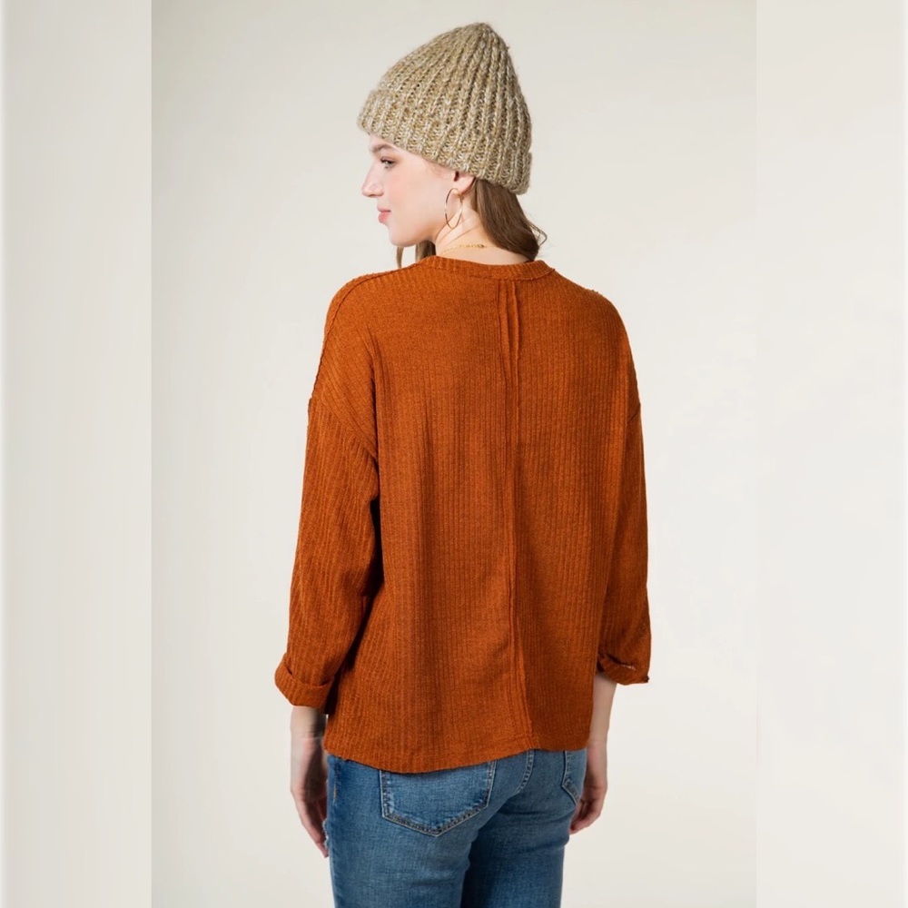 High-low side slit top - Picture 4 of 4
